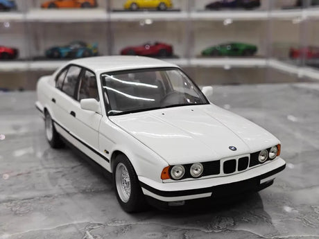[Minichamps] 1:18 BMW 1988 535i E34 White Model Car Die-Cast