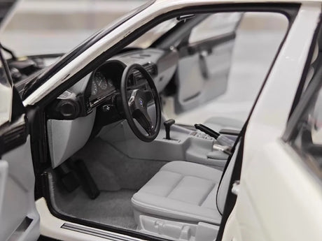 [Minichamps] 1:18 BMW 1988 535i E34 White Model Car Die-Cast