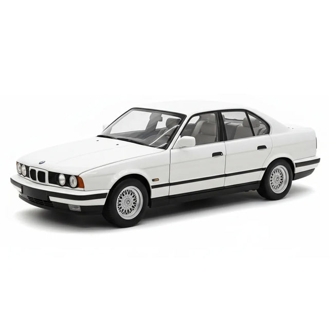 [Minichamps] 1:18 BMW 1988 535i E34 ホワイト モデルカー Die-Cast