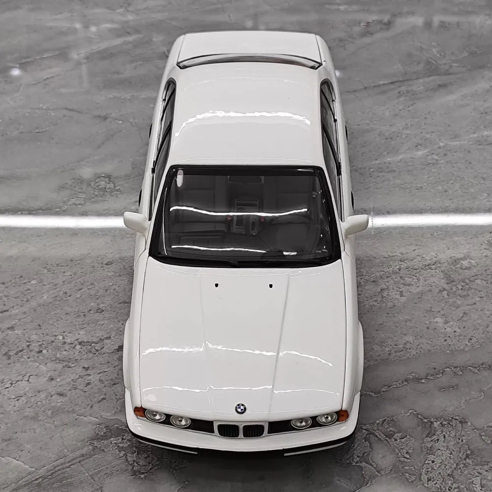 [Minichamps] 1:18 BMW 1988 535i E34 White Model Car Die-Cast