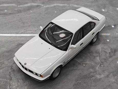 [Minichamps] 1:18 BMW 1988 535i E34 White Model Car Die-Cast
