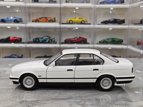 [Minichamps] 1:18 BMW 1988 535i E34 White Model Car Die-Cast