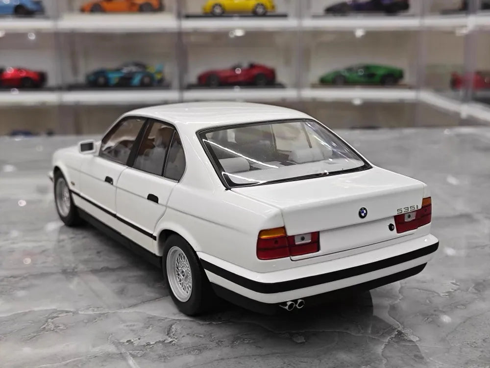 [Minichamps] 1:18 BMW 1988 535i E34 White Model Car Die-Cast