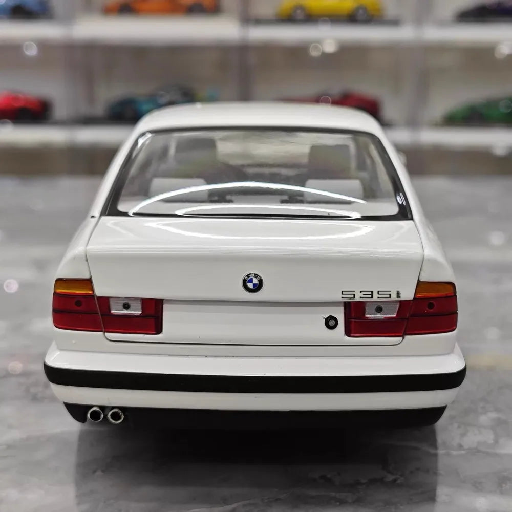 [Minichamps] 1:18 BMW 1988 535i E34 White Model Car Die-Cast