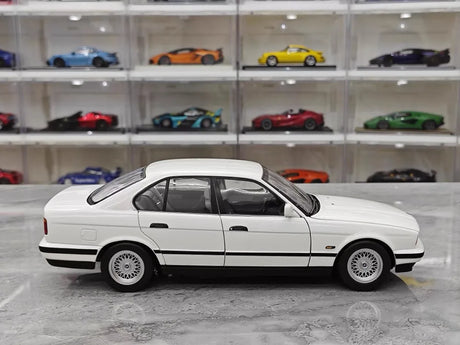 [Minichamps] 1:18 BMW 1988 535i E34 White Model Car Die-Cast