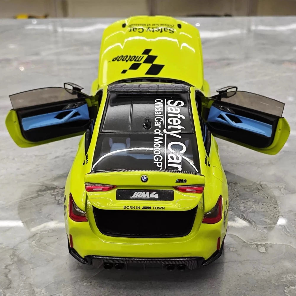 [Minichamps] 1:18 BMW 2021 M4 Competition Safety modellino di auto Die-Cast