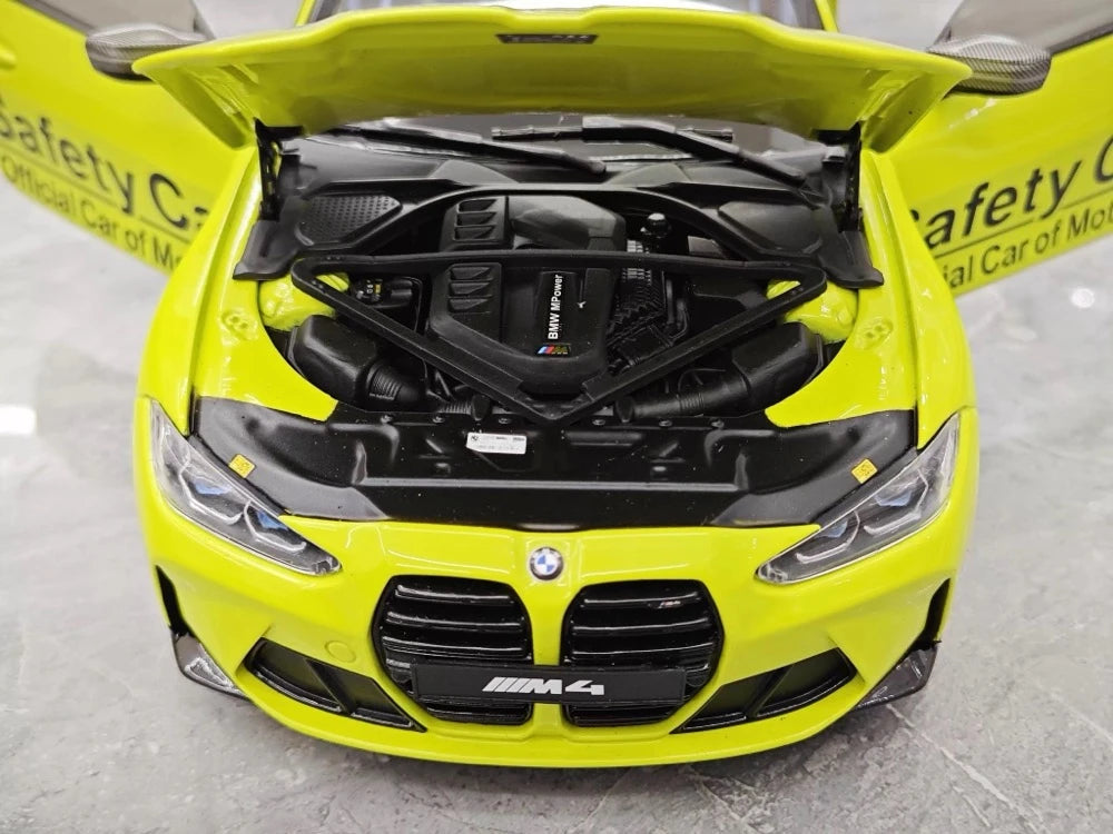 [Minichamps] 1:18 BMW 2021 M4 Competition Safety modellino di auto Die-Cast