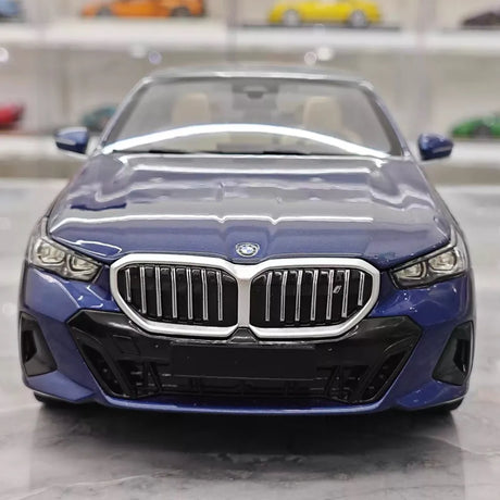 [Minichamps] 1:18 BMW 2023 i5 M60 Blue Model Car Die-Cast