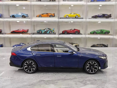 [Minichamps] 1:18 BMW 2023 i5 M60 Blue Model Car Die-Cast