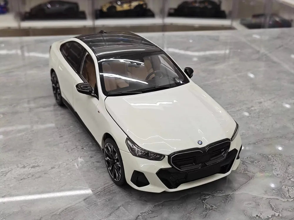 [Minichamps] 1:18 BMW 2023 i5 M60 White Model Car Die-Cast