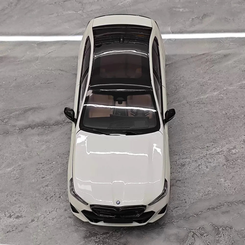 [Minichamps] 1:18 BMW 2023 i5 M60 ホワイト モデルカー Die-Cast