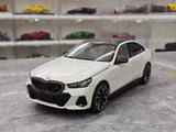 [Minichamps] 1:18 BMW 2023 i5 M60 ホワイト モデルカー Die-Cast