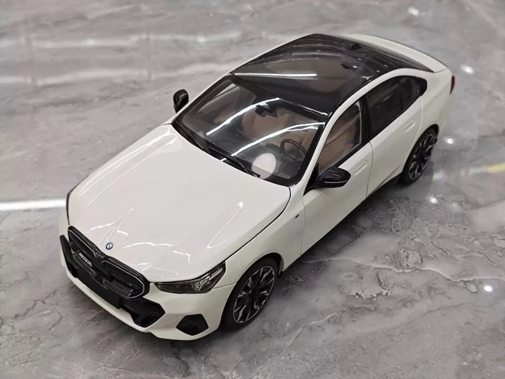 [Minichamps] 1:18 BMW 2023 i5 M60 White Model Car Die-Cast