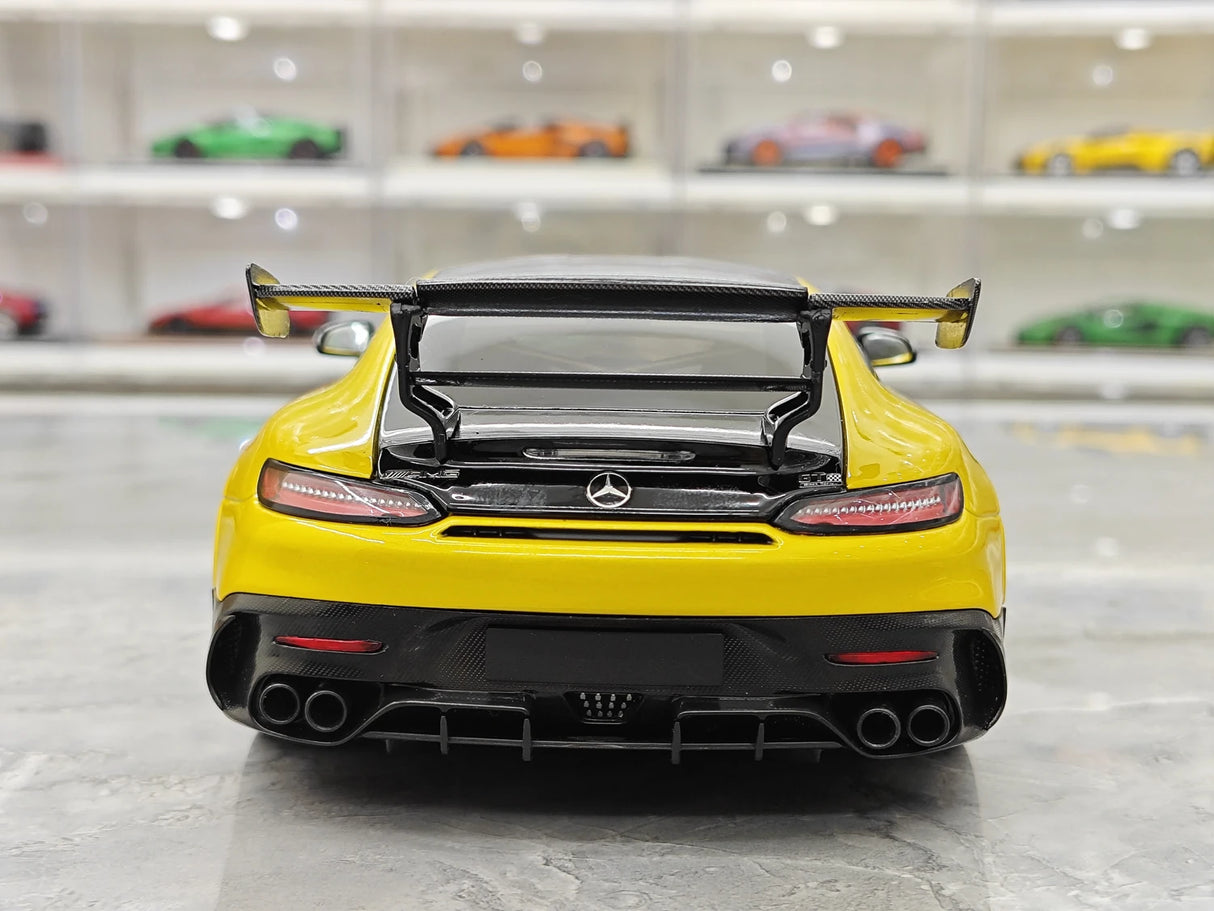 Mercedes-AMG 2021 GT Black Series Solarbeam Yellow Metallic 1:18 diecast model car by Minichamps - view 11
