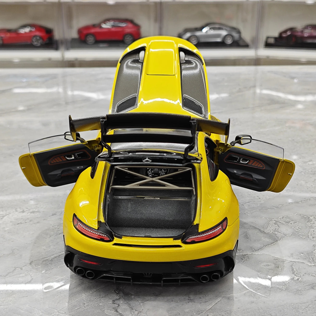 Mercedes-AMG 2021 GT Black Series Solarbeam Yellow Metallic 1:18 diecast model car by Minichamps - view 12