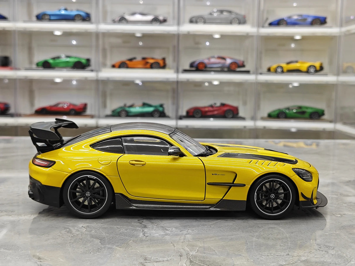 Mercedes-AMG 2021 GT Black Series Solarbeam Yellow Metallic 1:18 diecast model car by Minichamps - view 15