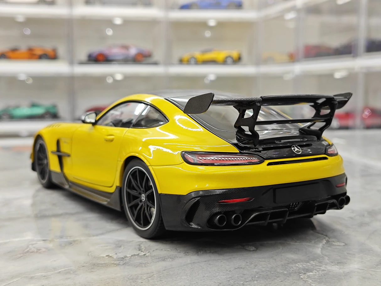 Mercedes-AMG 2021 GT Black Series Solarbeam Yellow Metallic 1:18 diecast model car by Minichamps - view 9