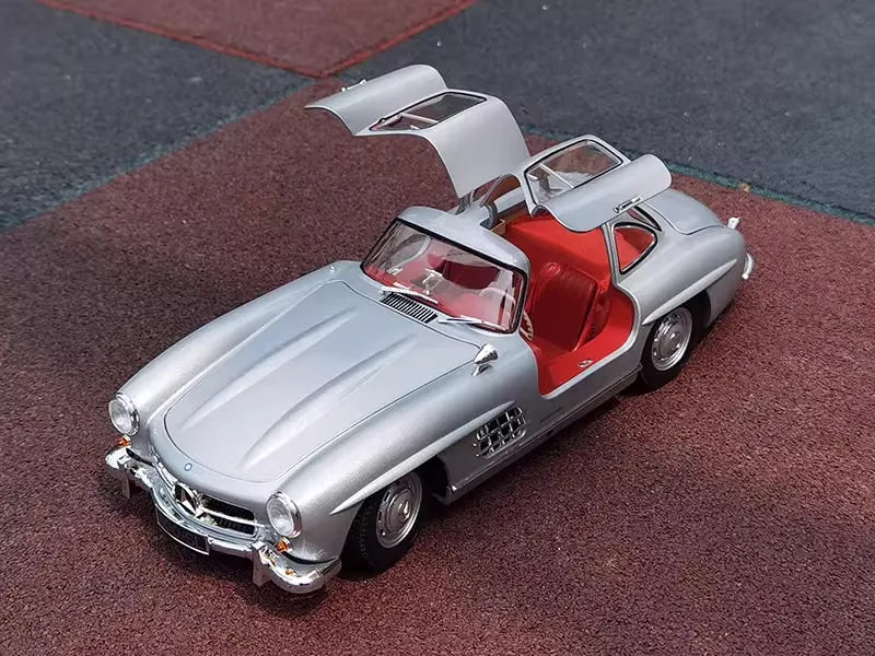 [Minichamps] 1:18 Mercedes-Benz 1954 300 SL W198 Silver Model Car Die-Cast