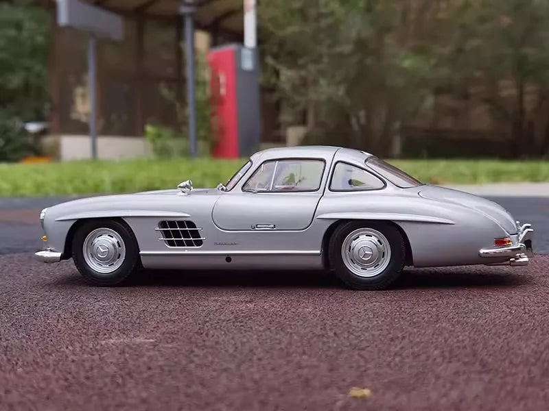 [Minichamps] 1:18 Mercedes-Benz 1954 300 SL W198 Silver Model Car Die-Cast