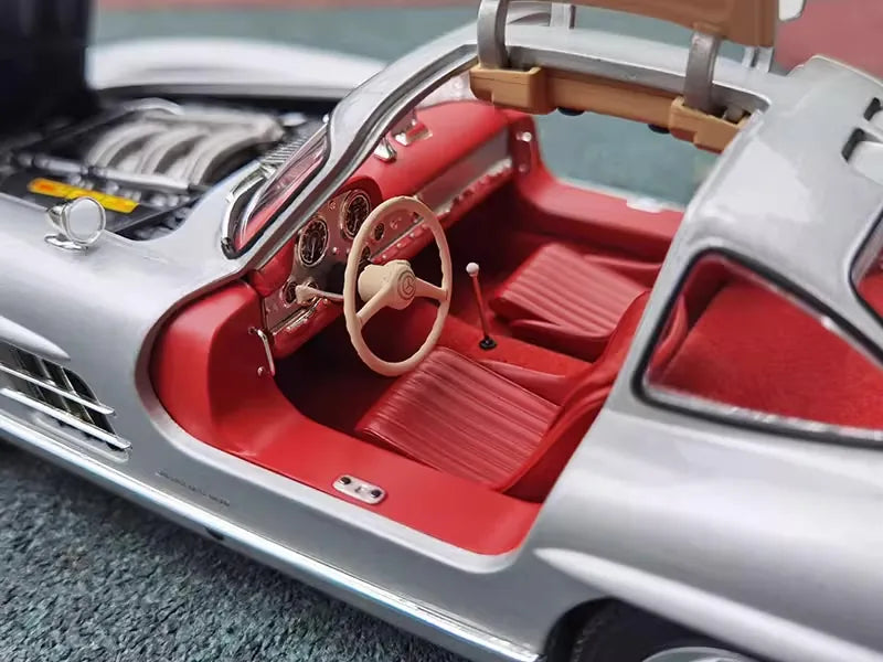 [Minichamps] 1:18 Mercedes-Benz 1954 300 SL W198 Silver Model Car Die-Cast