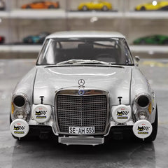 [Minichamps] 1:18 Mercedes-Benz 1971 300 SEL 6.8 AMG No.12 Model Car Die-Cast