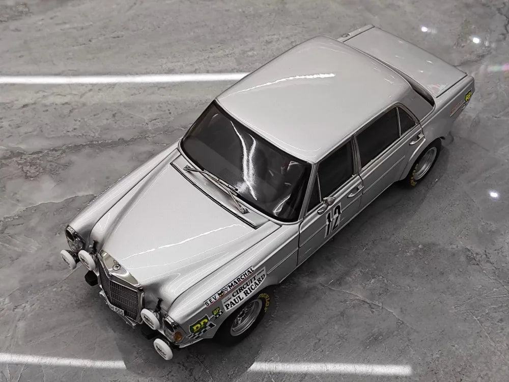 [Minichamps] 1:18 Mercedes-Benz 1971 300 SEL 6.8 AMG No.12 modellino di auto Die-Cast