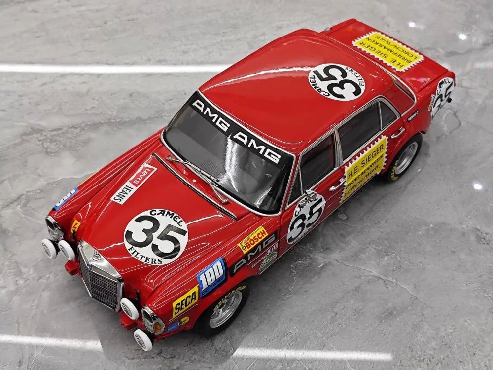 [Minichamps] 1:18 Mercedes-Benz 1971 300 SEL 6.8 AMG No.35 Model Car Die-Cast