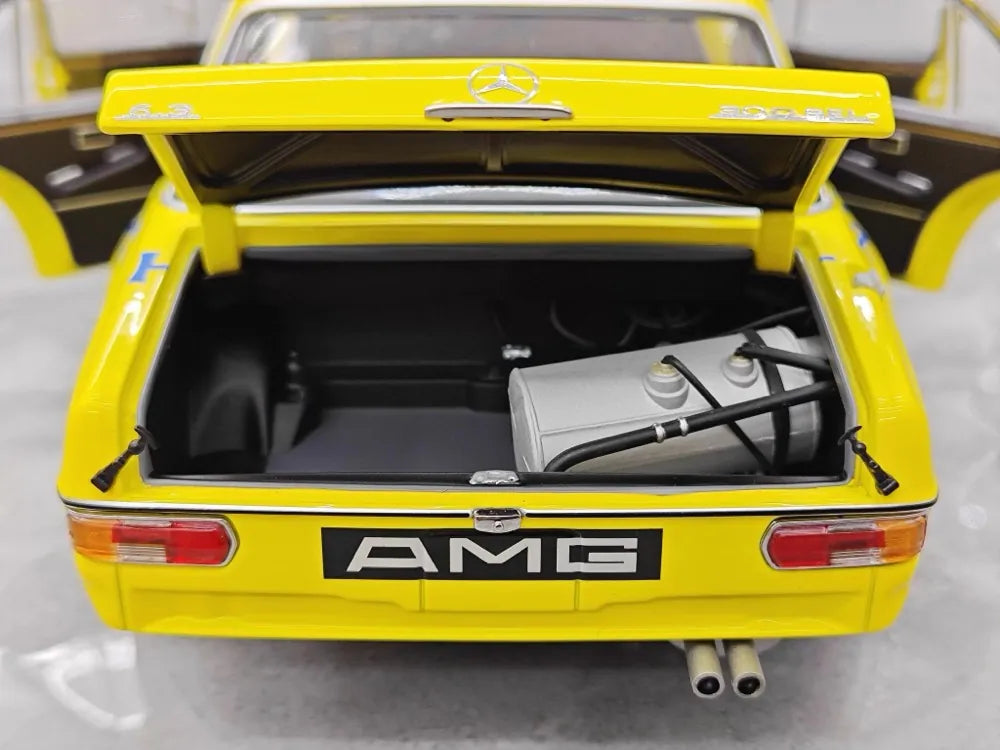 [Minichamps] 1:18 Mercedes-Benz 1971 300 SEL 6.8 AMG No.38 Model Car Die-Cast