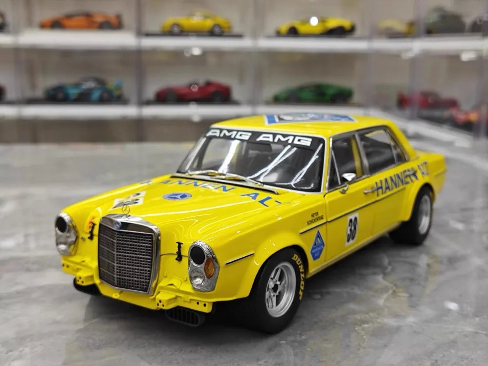 [Minichamps] 1:18 Mercedes-Benz 1971 300 SEL 6.8 AMG No.38 Model Car Die-Cast