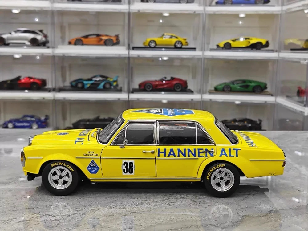 [Minichamps] 1:18 Mercedes-Benz 1971 300 SEL 6.8 AMG No.38 Model Car Die-Cast