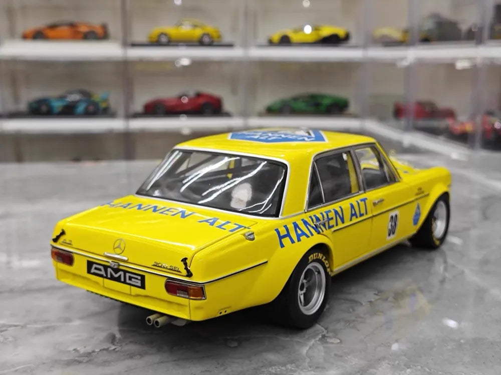 [Minichamps] 1:18 Mercedes-Benz 1971 300 SEL 6.8 AMG No.38 Model Car Die-Cast