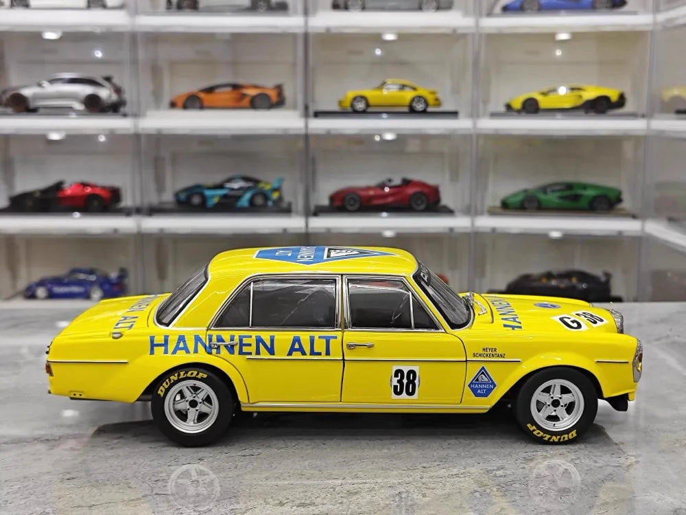 [Minichamps] 1:18 Mercedes-Benz 1971 300 SEL 6.8 AMG No.38 Model Car Die-Cast