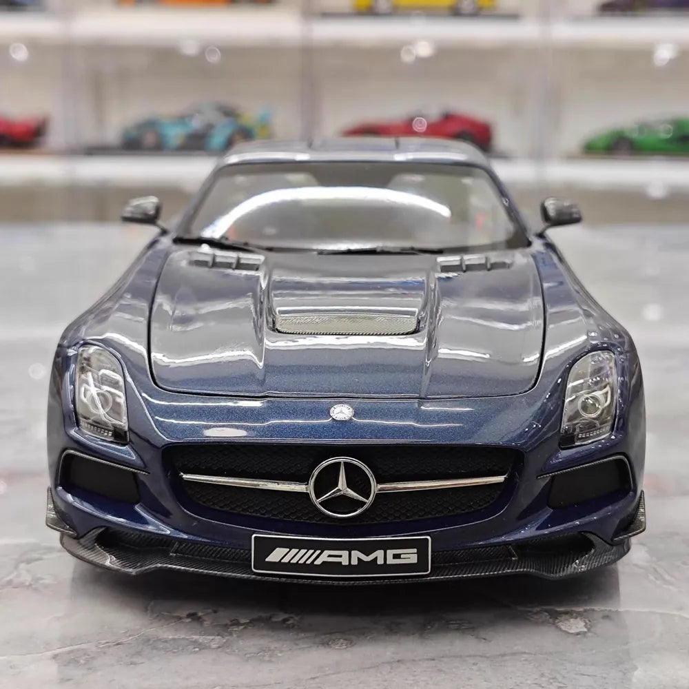 [Minichamps] 1:18 Mercedes-Benz 2013 SLS AMG Black Series GT Blue Model Car Die-Cast
