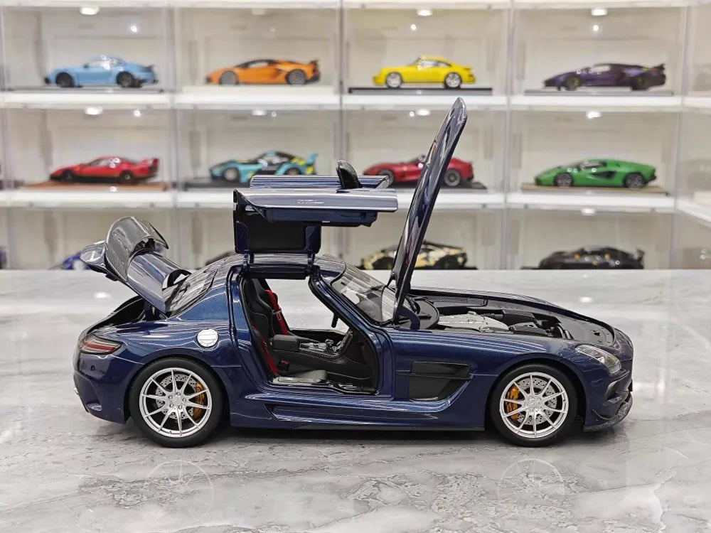 [Minichamps] 1:18 Mercedes-Benz 2013 SLS AMG Black Series GT Blue Model Car Die-Cast