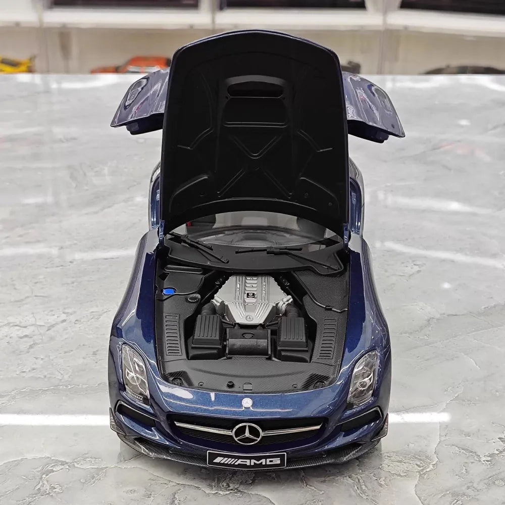 [Minichamps] 1:18 Mercedes-Benz 2013 SLS AMG Black Series GT Blue Model Car Die-Cast