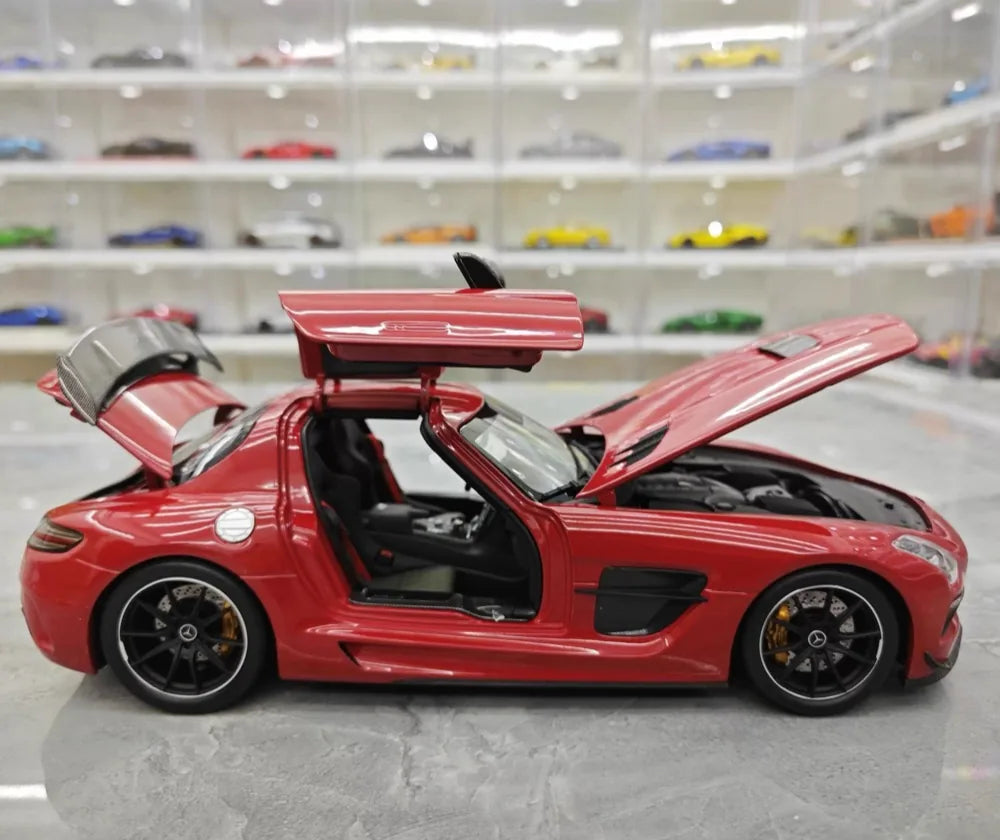 [Minichamps] 1:18 Mercedes-Benz 2013 SLS AMG Black Series GT Red Model Car Die-Cast