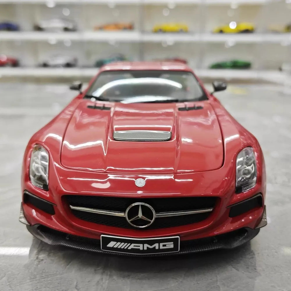 [Minichamps] 1:18 Mercedes-Benz 2013 SLS AMG Black Series GT Red Model Car Die-Cast