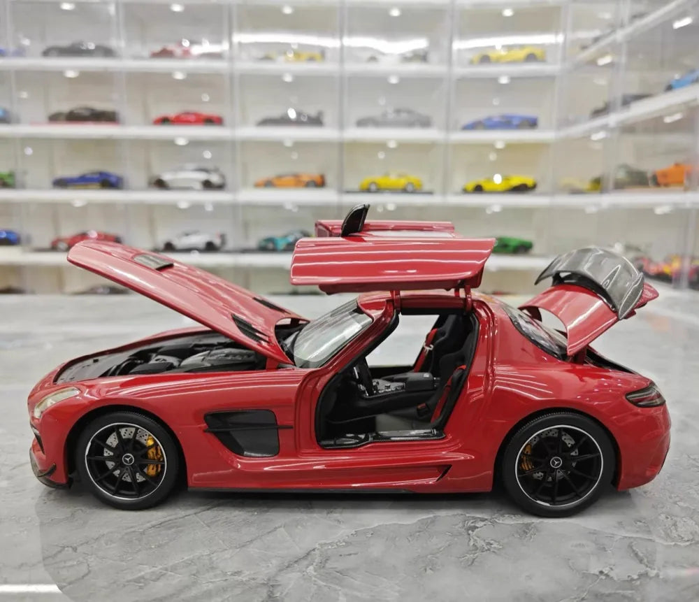 [Minichamps] 1:18 Mercedes-Benz 2013 SLS AMG ブラック Series GT レッド モデルカー Die-Cast
