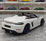 [Minichamps] 1:18 Porsche 2023 718 GT4 RS Roadster valkoinen pienoismalli Die-Cast