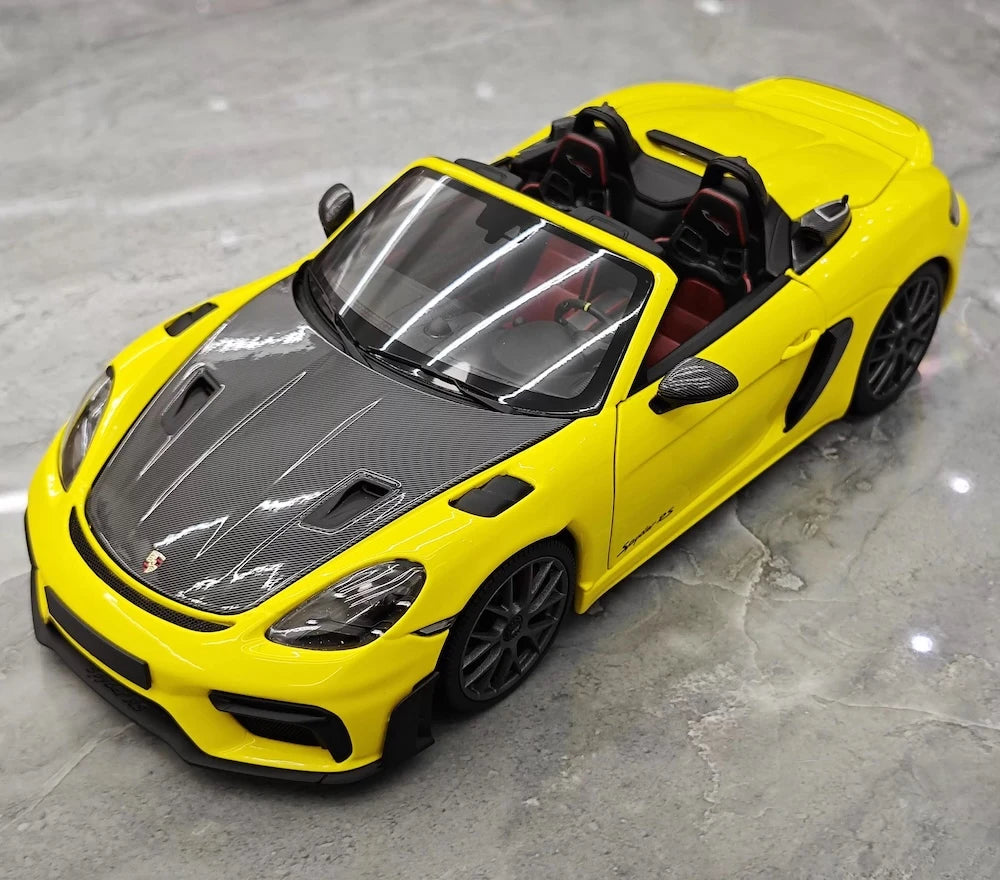 [Minichamps] 1:18 Porsche 2023 718 Spyder RS Yellow Model Car Die-Cast