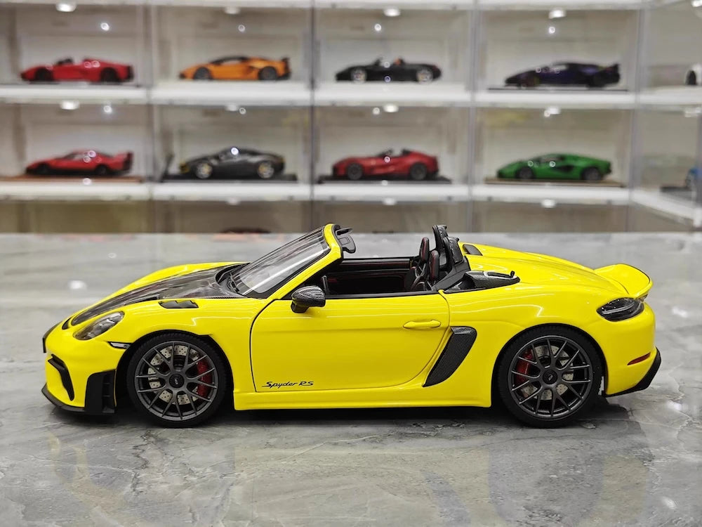 [Minichamps] 1:18 Porsche 2023 718 Spyder RS Yellow Model Car Die-Cast