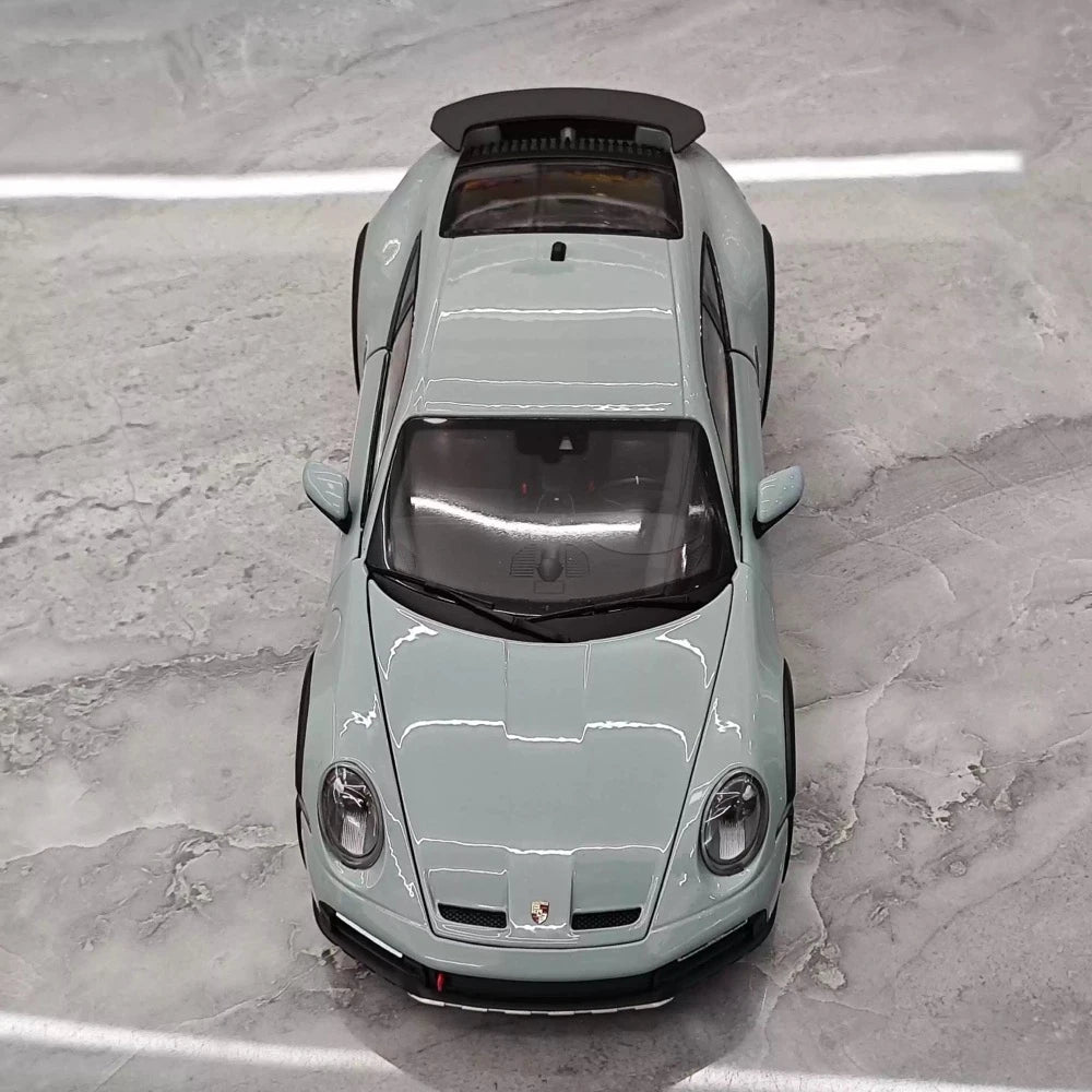 [Minichamps] 1:18 Porsche 2023 911 Dakar Gray Model Car Die-Cast
