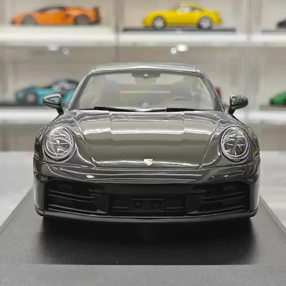 [Minichamps] 1:18 Porsche 2024 911 992.2 Carrera Black Model Car Resin