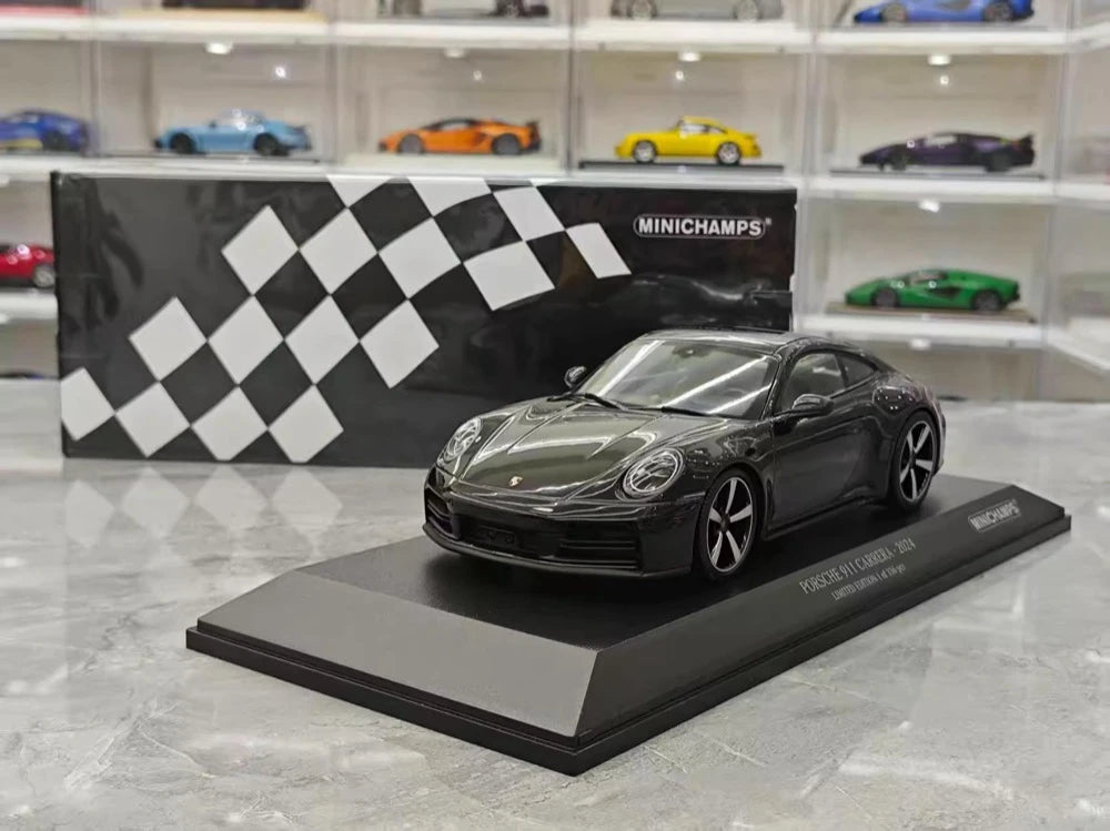 [Minichamps] 1:18 Porsche 2024 911 992.2 Carrera Black Model Car Resin