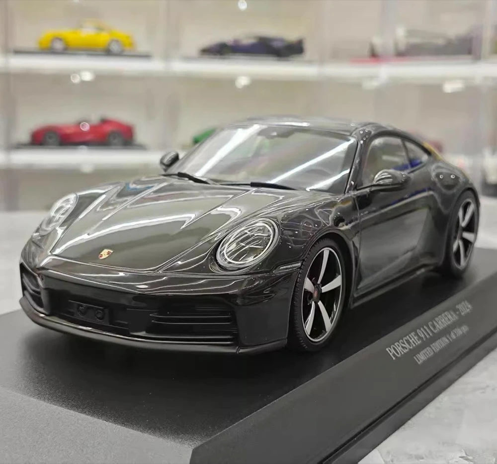 [Minichamps] 1:18 Porsche 2024 911 992.2 Carrera Black Model Car Resin