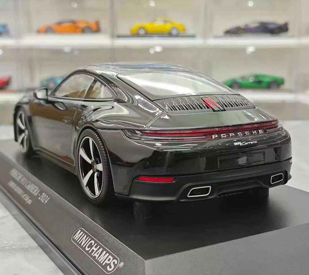 [Minichamps] 1:18 Porsche 2024 911 992.2 Carrera Black Model Car Resin