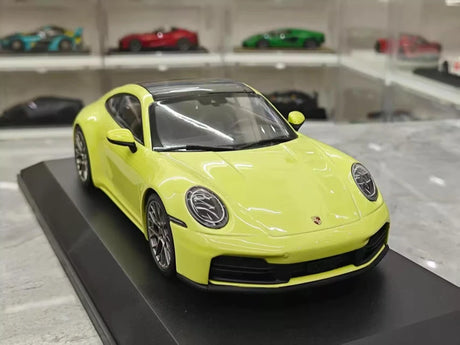 [Minichamps] 1:18 Porsche 2024 911 992.2 Carrera Green Model Car Resin