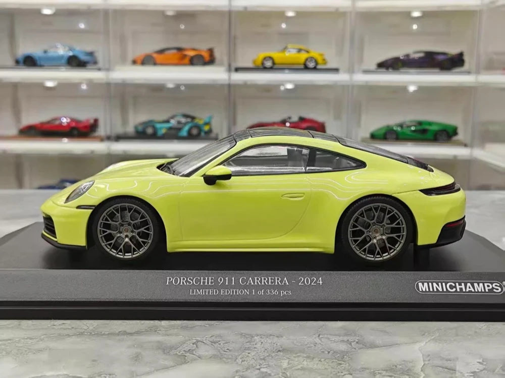 [Minichamps] 1:18 Porsche 2024 911 992.2 Carrera vert voiture miniature Resin