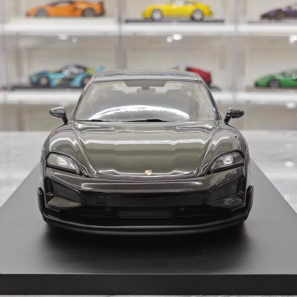[Minichamps] 1:18 Porsche 2024 Taycan Turbo GT Black Model Car Resin