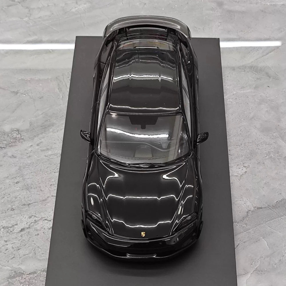 [Minichamps] 1:18 Porsche 2024 Taycan Turbo GT Black Model Car Resin